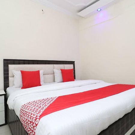 Oyo 37721 Hotel Kings Pathānkot Kültér fotó