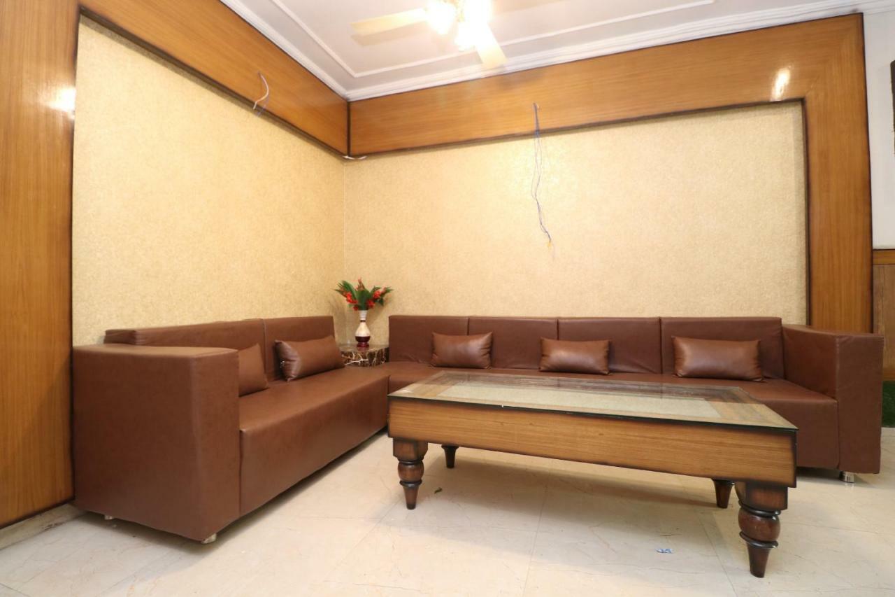 Oyo 37721 Hotel Kings Pathānkot Kültér fotó