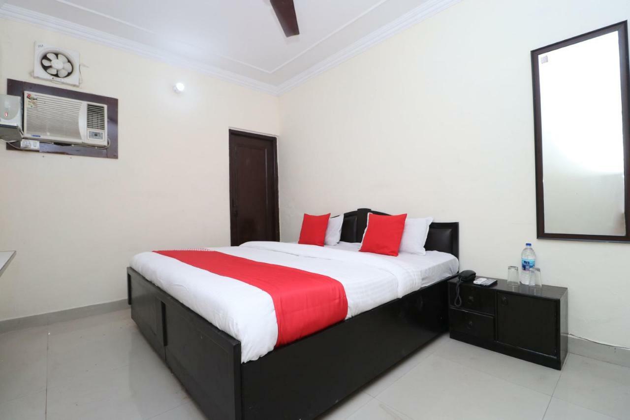 Oyo 37721 Hotel Kings Pathānkot Kültér fotó
