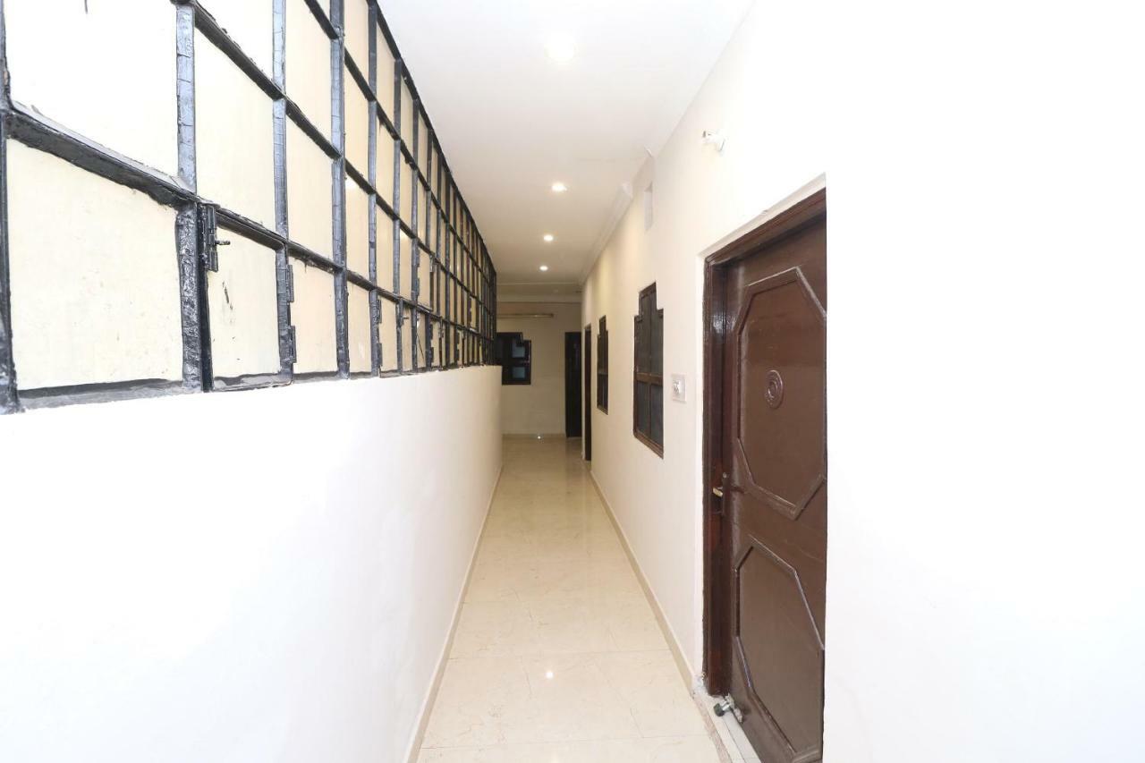 Oyo 37721 Hotel Kings Pathānkot Kültér fotó