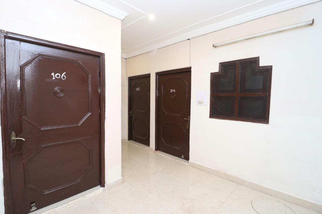 Oyo 37721 Hotel Kings Pathānkot Kültér fotó