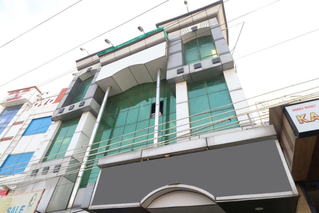 Oyo 37721 Hotel Kings Pathānkot Kültér fotó