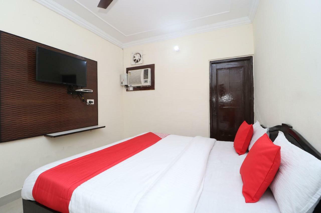 Oyo 37721 Hotel Kings Pathānkot Kültér fotó